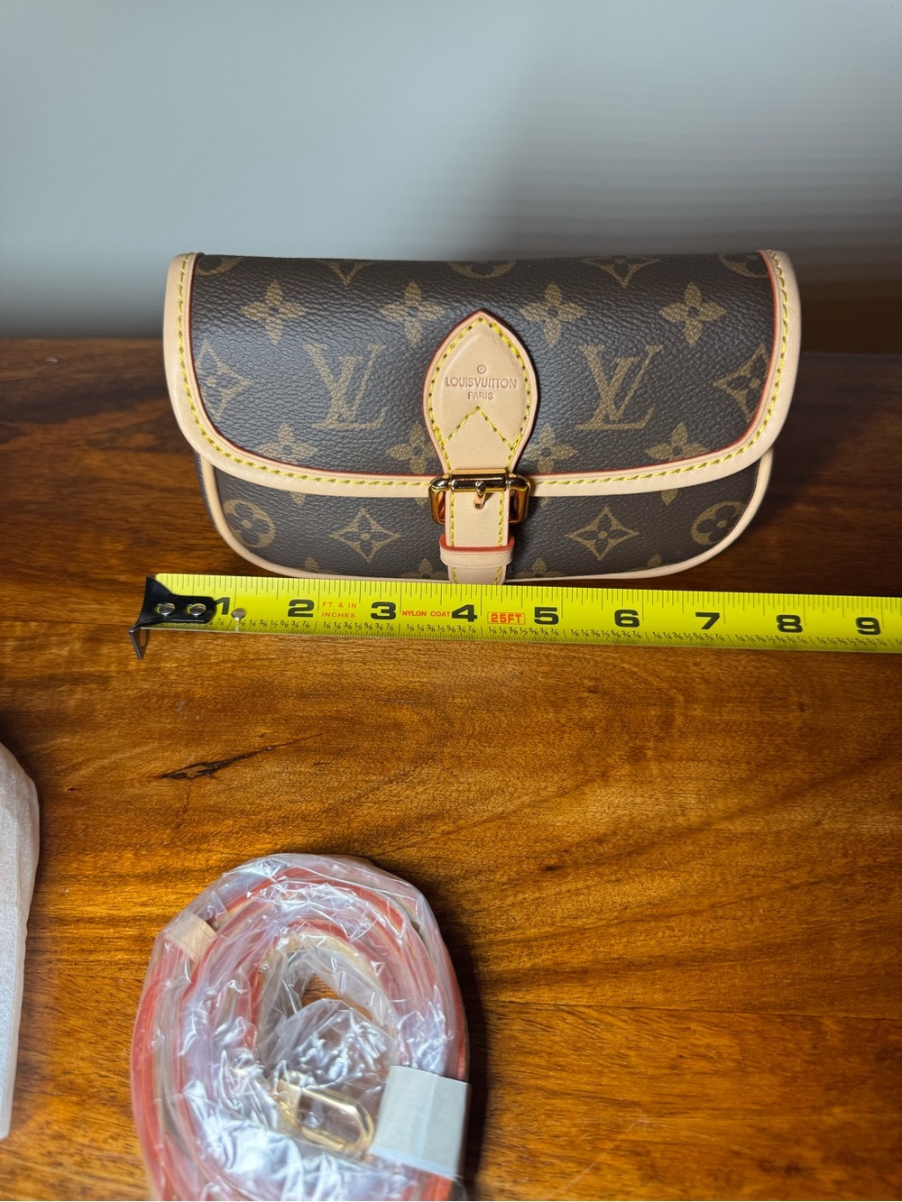 Mini Brown Bag with Shoulder Strap and Crossbody Strap. No Brand.